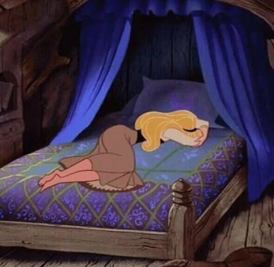 Принцесса аврора спит. Уравновешенный эльф кристина юраш. Аниме девушка с красными глазами. Белоснежка и семь гномов спит. Засыпаю спокойной ночи.