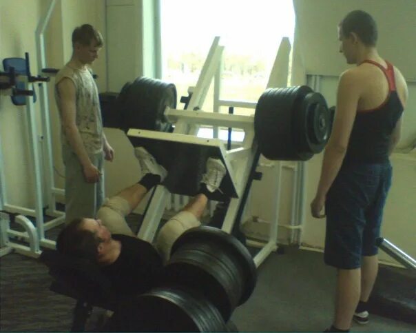 Спортзал энергия балаково. Энергия + спортзал магнитогорск. Тренажерные залы магнитогорск. Тренажерные залы магнитогорск. Платформа для фитнеса.