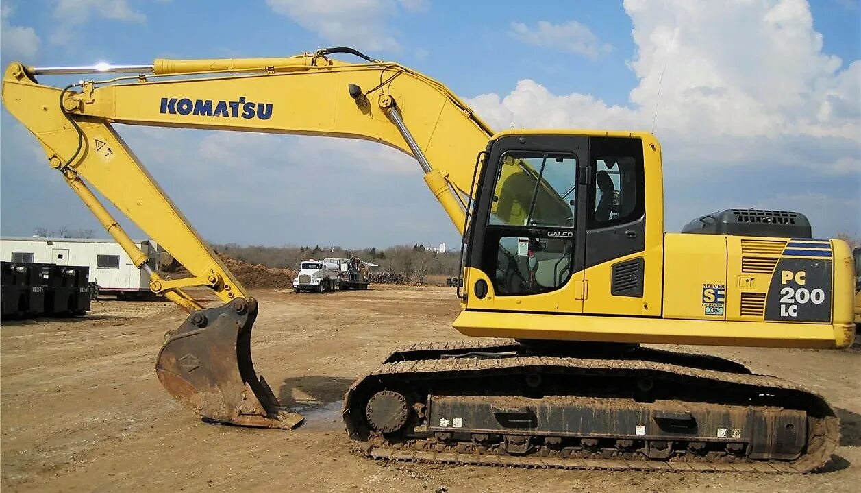 Экскаватор Komatsu 200. Экскаватор Komatsu рс200. Комацу РС 200-8. Экскаватор Komatsu pc200-8.