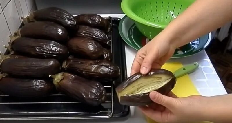 Можно ли заморозить свежие баклажаны на зиму. Баклажаны для заморозки. баклажаны на заморозку. баклажаны на зиму заморозка. баклажаны на зиму в морозилке.