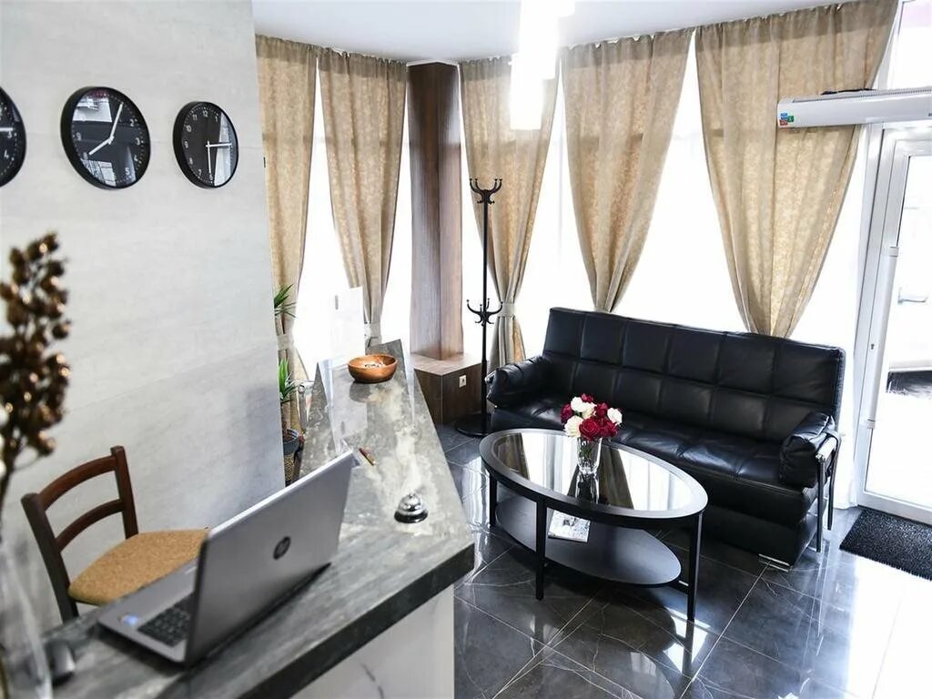 Customs house hotel ростов на дону. Кастомс хаус. Кастомс хаус. West coast customs логотип. Кастомс хаус.