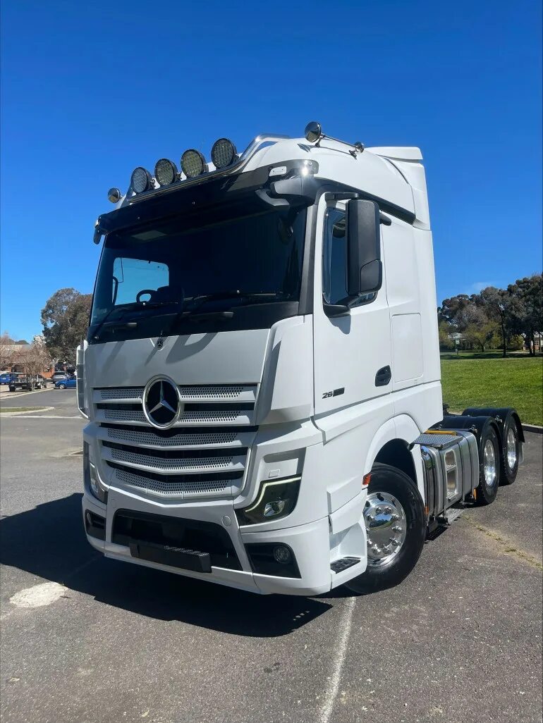 Тележка Мерседес Actros сверхмощная, третье поколение, корабль- флагман ¢ s "¬ â