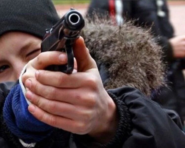 Кража в отношении несовершеннолетнего