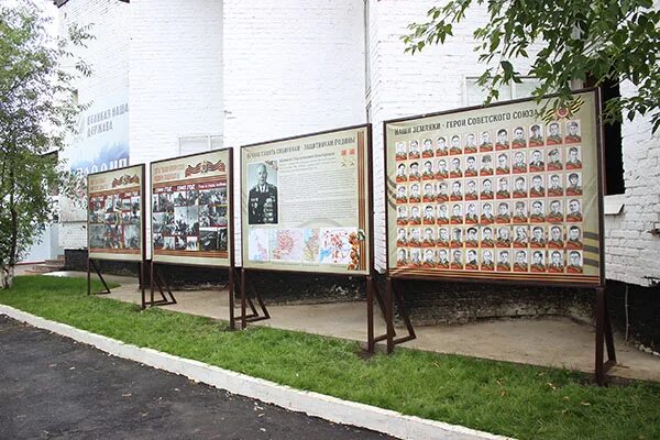 Стенд стена памяти. Память огненных лет. Акция вахта памяти стенд. Стенд памяти героев. Стенд памяти.