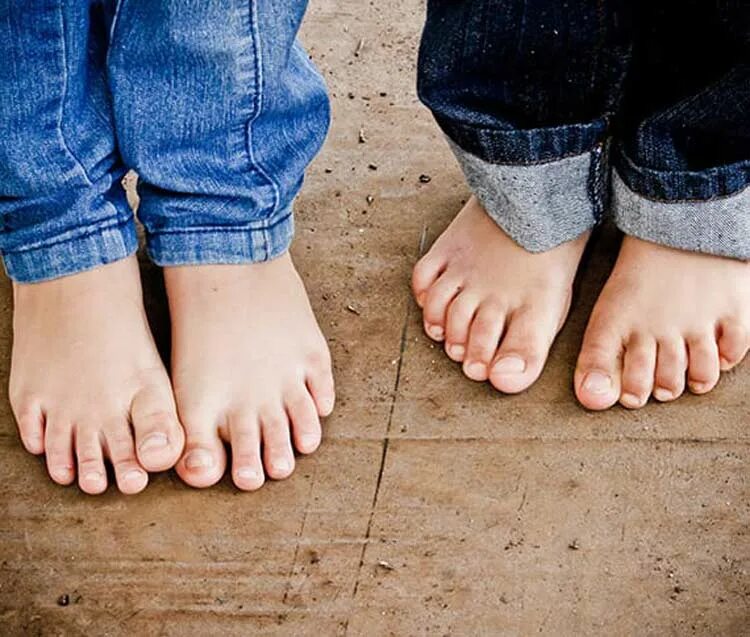 Тин 14. Детские ступни. Маленькие ножки. Детские ступни ног.