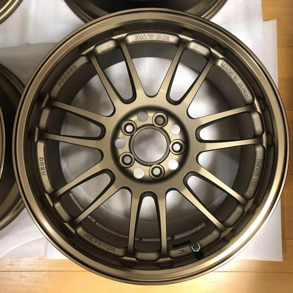 Rays rays 2018. Rays volk re30. rays volk racing re30. rays volk racing re30 r16. колесный диск volk racing re30 9x17/5x114.3 d73 et40 bronze.