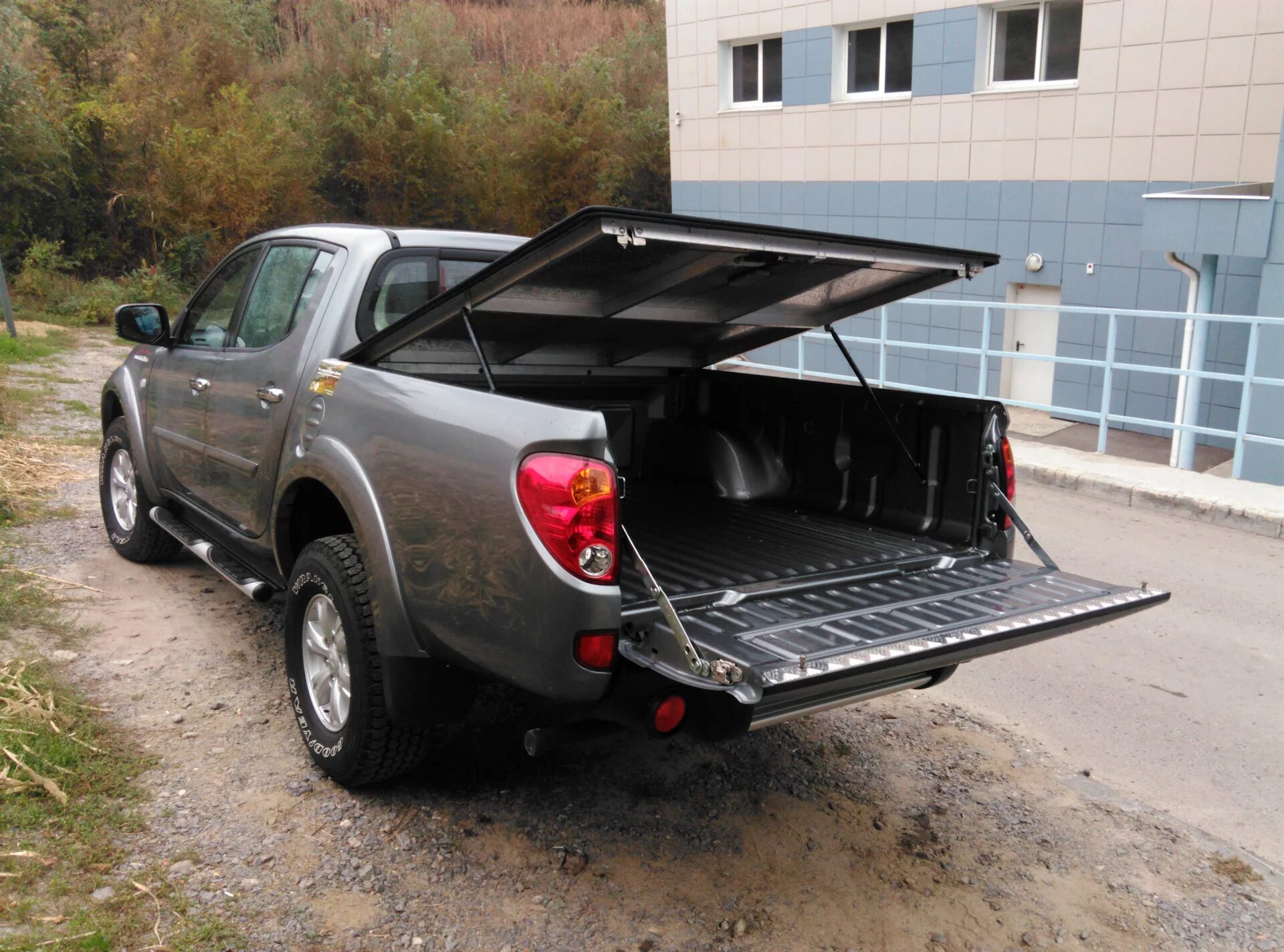 L200 mitsubishi кузова. Mitsubishi l200 кузов. Мицубиси л200 кузов. Mitsubishi l200 long. Мицубиси л200 удлиненный кузов.