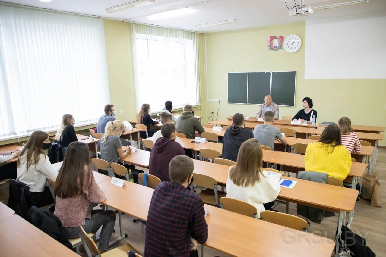 Янки купалы факультеты. Университет Янки Купалы Гродно. Корпус университета Янки Купалы Гродно. Ректор ГРГУ Янки Купалы 2006. ГРГУ фото.