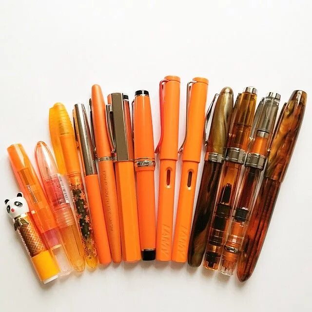 Оранжевые ручки. Orange pens. Фломастер, оранжевый. Ручка шариковая оранжевая. Оранжевые ручки.