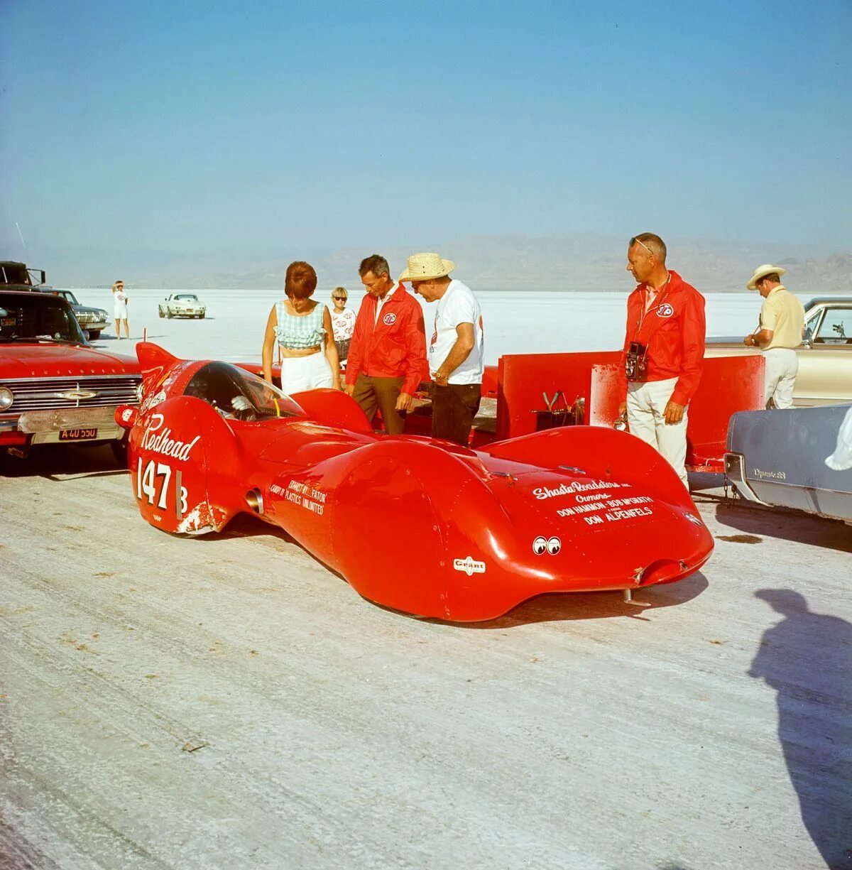 Away speed up. Summers brothers Goldenrod Bonneville Race car, 1965. Харлей Дэвидсон на Соленом озере Бонневиль рекорд скорости. Фото Бонневилль 1988 года. Salt Flat Racing.