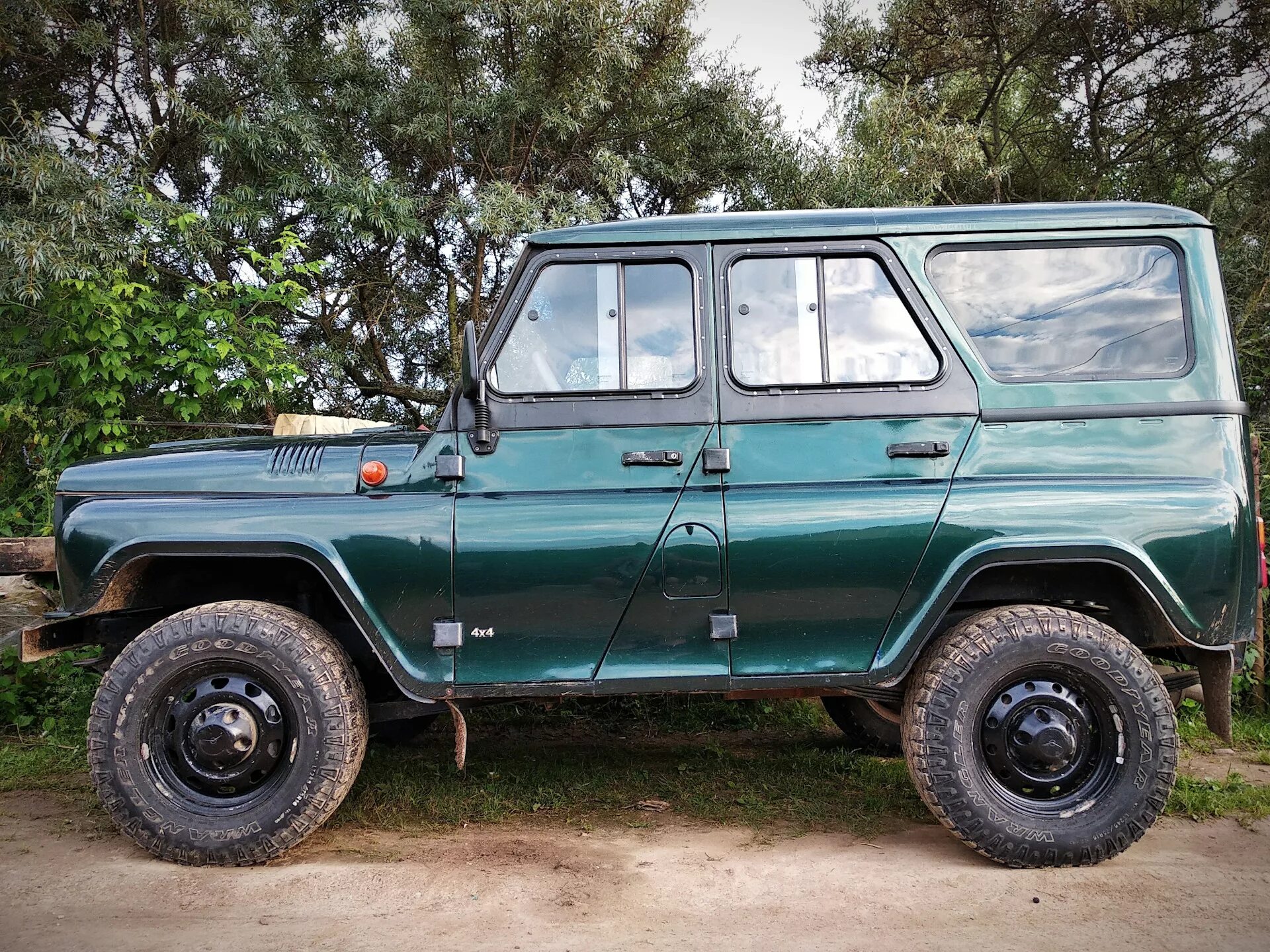 Размеры дисков хантер. Уаз р16. колеса r16 уаз хантер. 245/75 r16 на уаз. 245/75 r16 на уаз хантер.