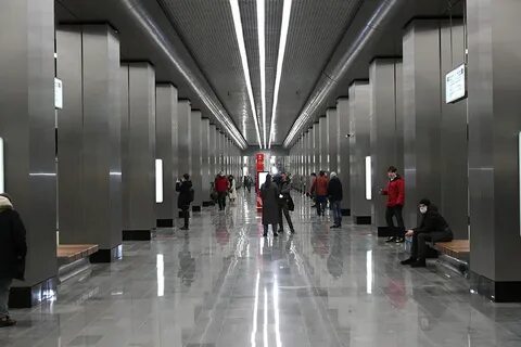 Станция метро народная