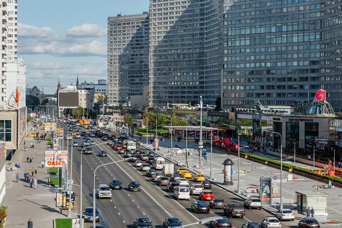 Почему новая улица. Улица новый Арбат. Московский новый Арбат. Новоарбатский проспект. Фото улицы новый Арбат в Москве.