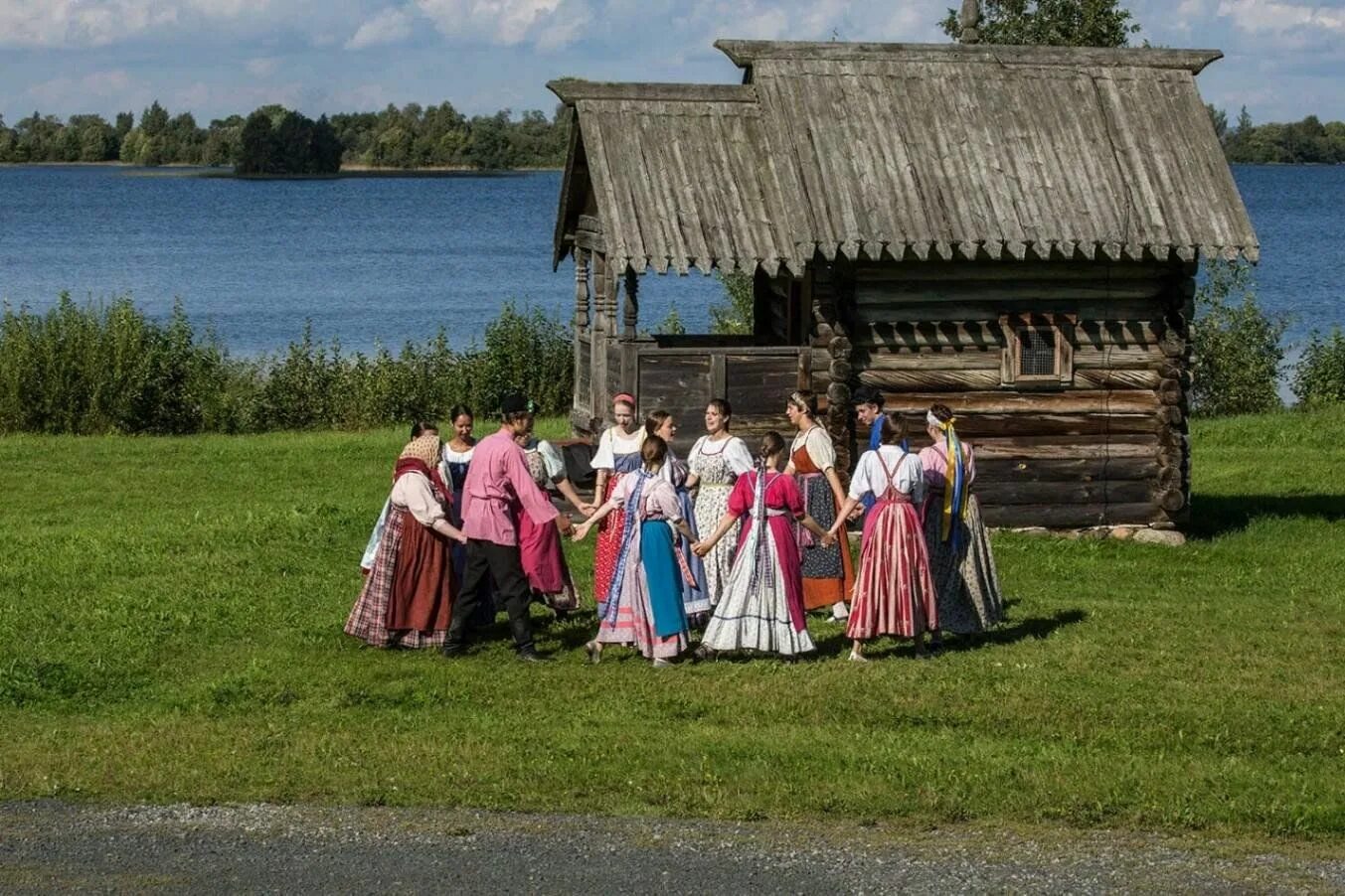 Этнографический музей кижи. Экскурсия на остров кижи. Жители кижи. Кижи музей-заповедник церковь преображения господня. Остров кижи.