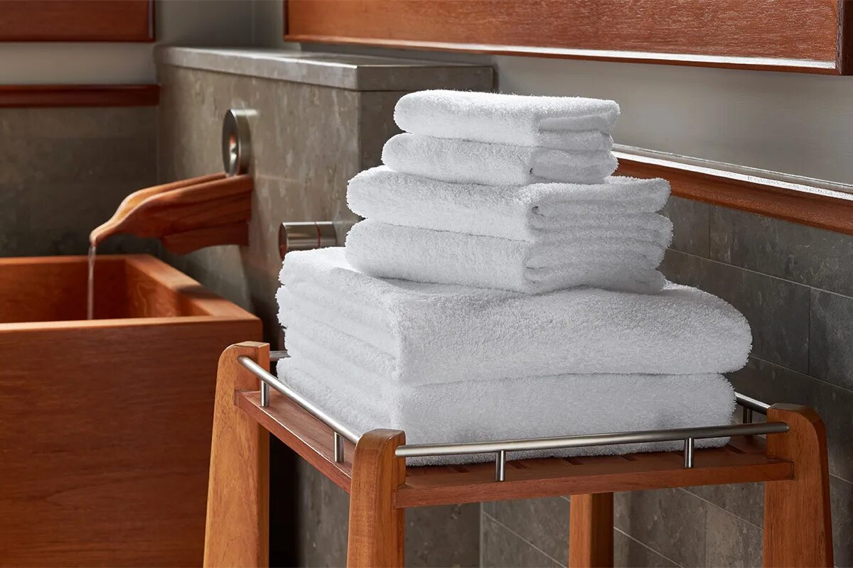 Кресла кресел полотенца полотенец. Полотенце. Полотенца в ванной. Стопка полотенец. Полотенца в отеле.
