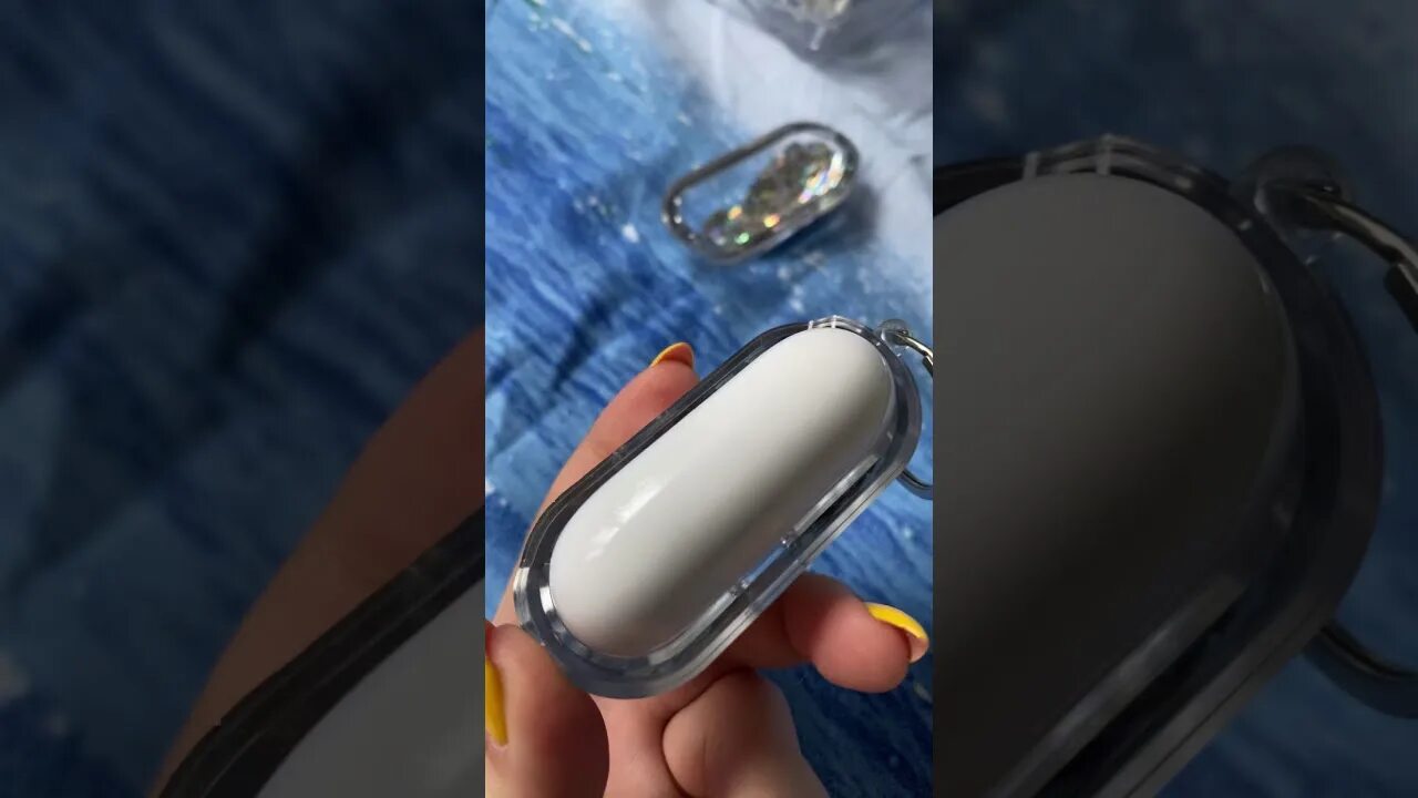 Как снять кейс с аирподс пластиковый Как почистить кейс AirPods за 1 минуту