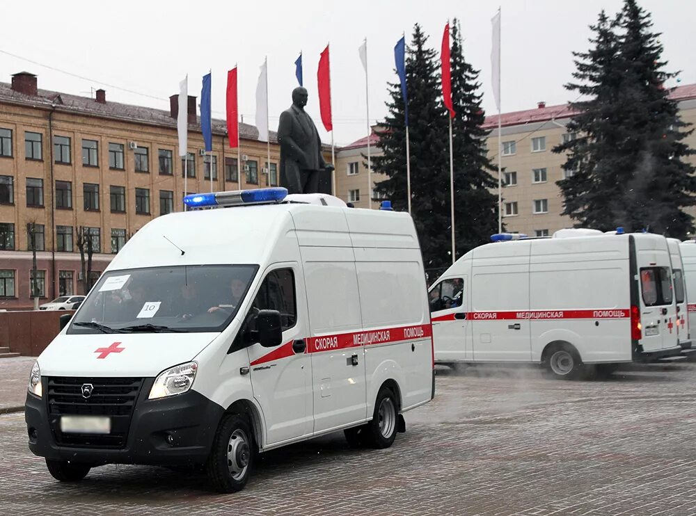 Скорую помощь хотят. Брянская городская станция скорой медицинской помощи. Машина скорой помощи Брянск. Новые машины скорой помощи. Современный автомобиль скорой.