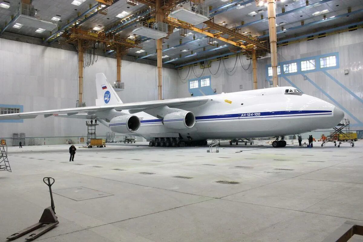 Новости транспортный самолет. Ан 124 сеща. Новости транспортный самолет. Новости транспортный самолет. Ан 112 самолет.