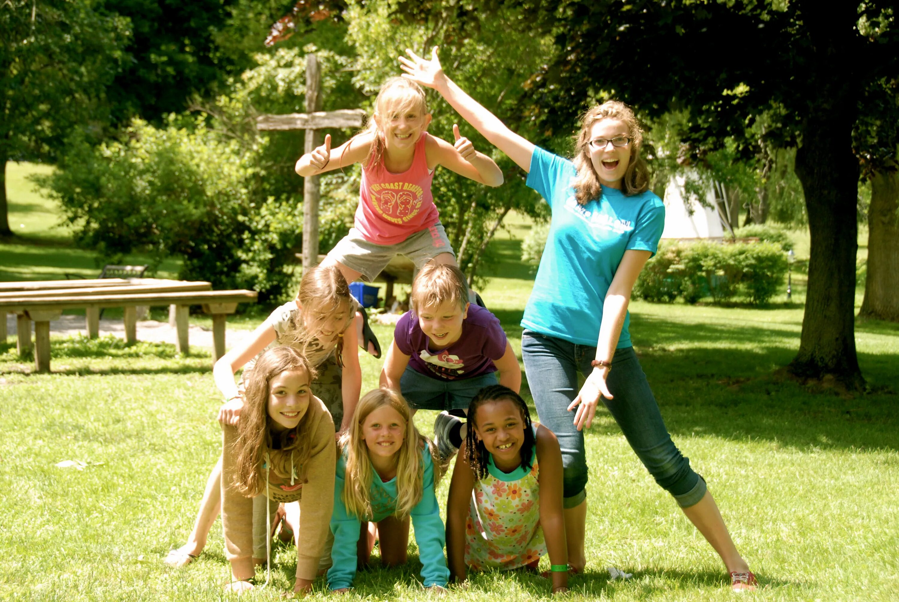 Camp group. Фф минсоны summer camp. supertech summer camps. summer camp группа.