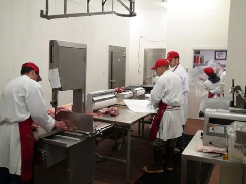 Ищу работа мясник. Мясной цех. Ищу работа мясник. Ищу работа мясник. Ищу работа мясник.