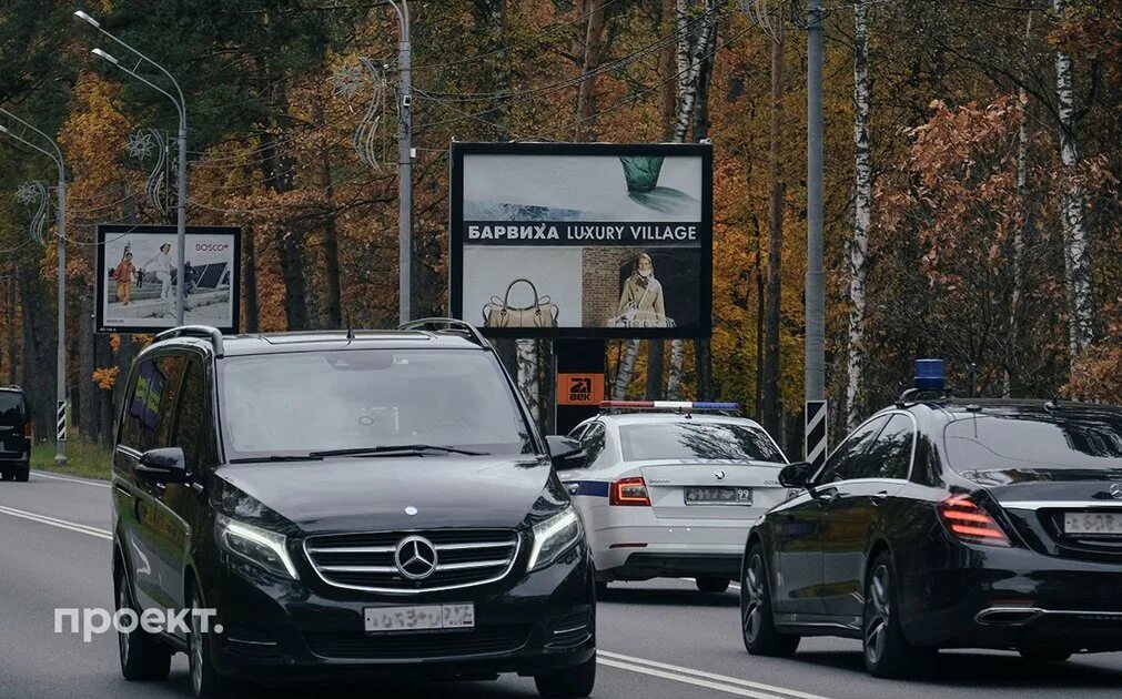 Синонимы термина кортеж. Аркадий ротенберг кортеж. москва рублевка охрана. кортеж машин на рублевку. кортеж путина на рублевке.