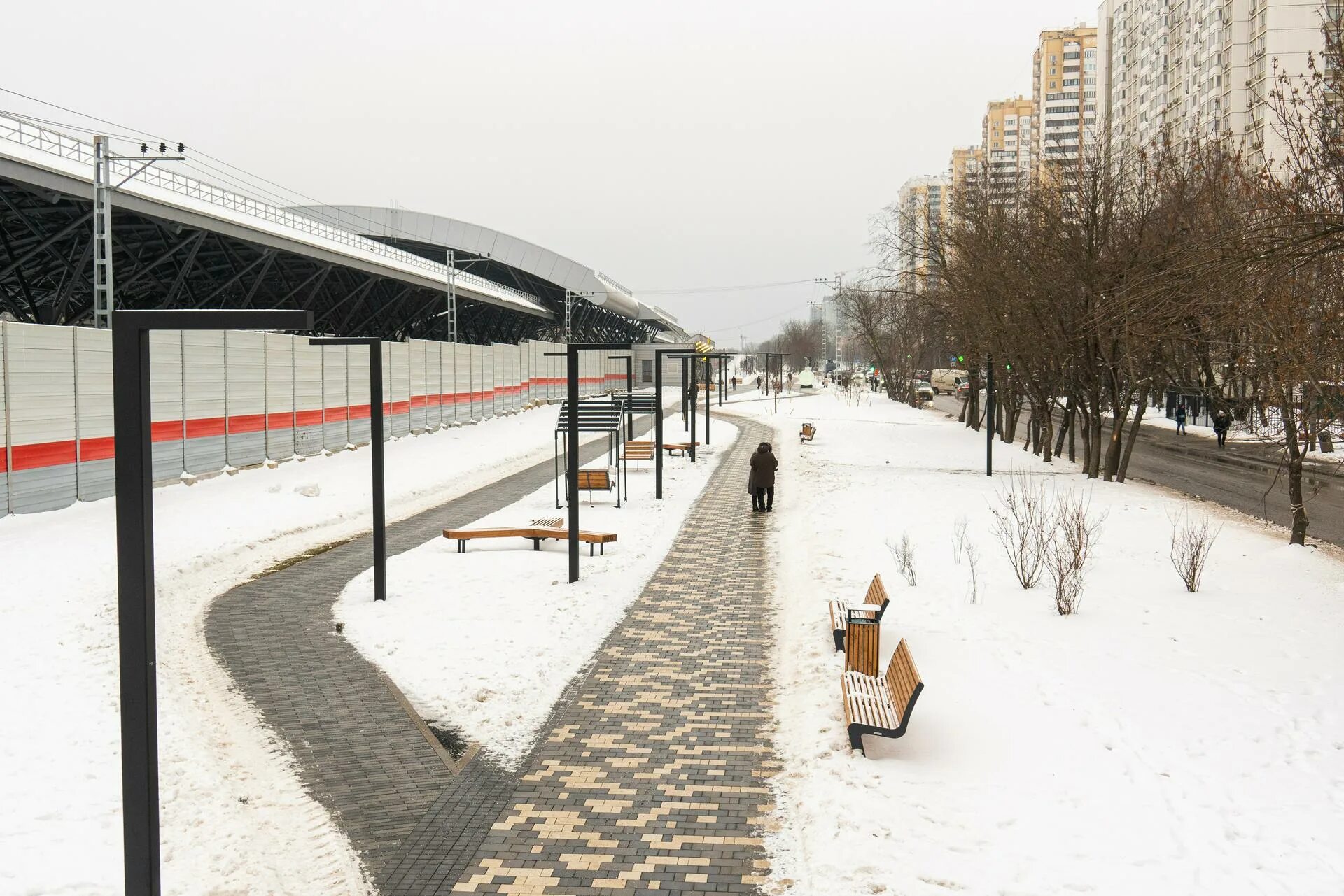 Славянский бульвар раздоры. Славянский бульвар благоустройство около метро. благоустройство мцд курьяново. благоустройство у станции курьяново. благоустройство славянского бульвара.