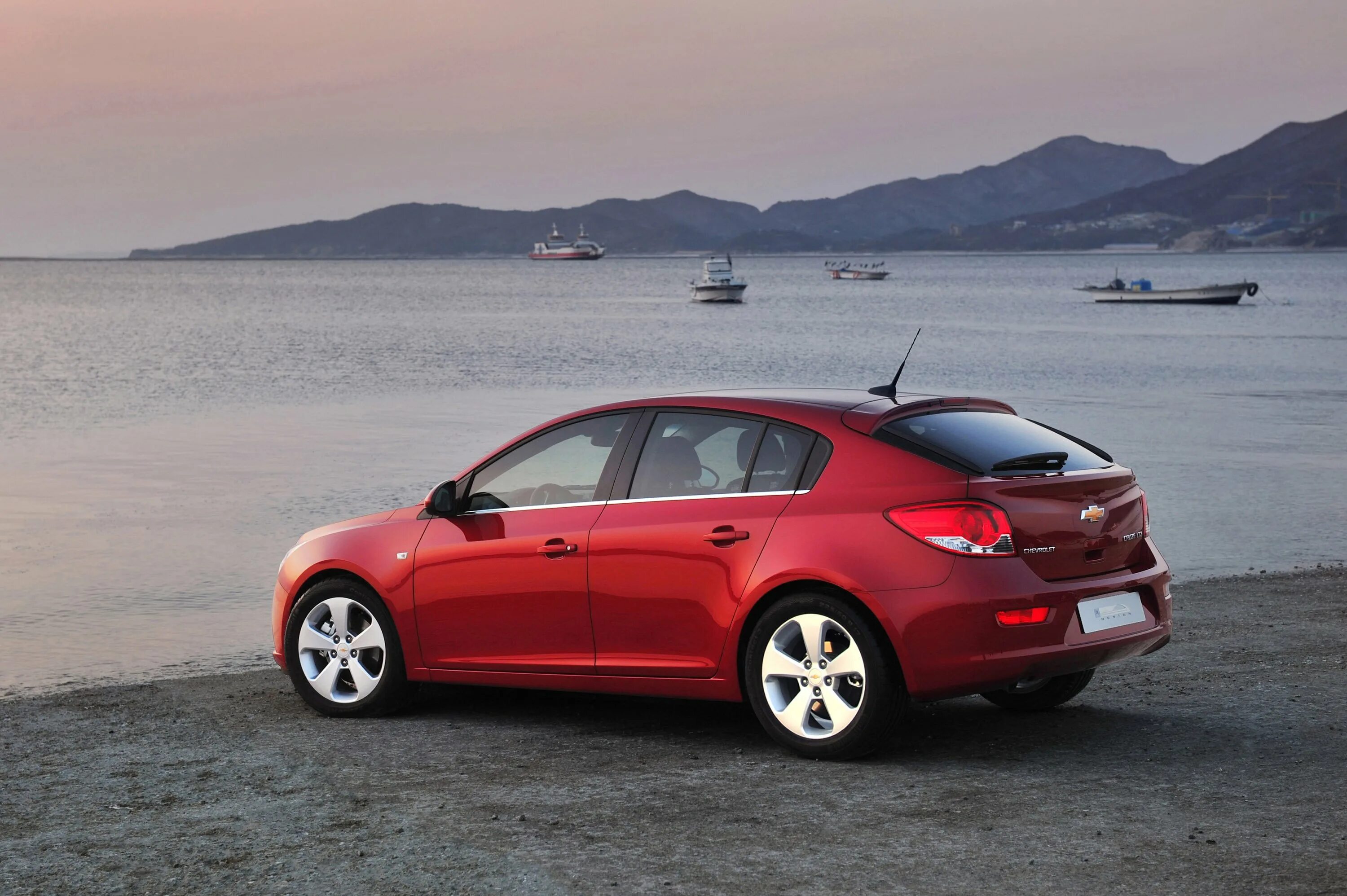 Красивые хэтчбеки. Chevrolet Cruze Hatchback. Chevrolet Cruze хэтчбек. Chevrolet Cruze 1 хэтчбек. Шевроле Круз купе хэтчбек.