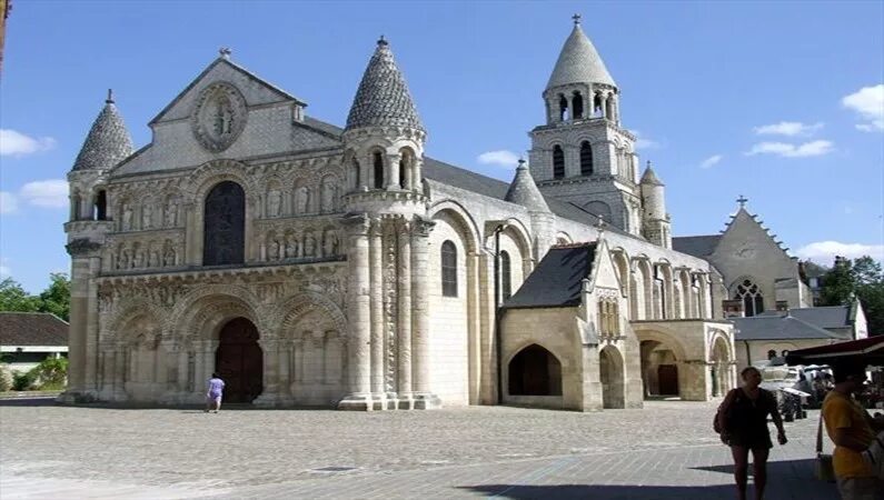 Церковь Нотр-дам-ля-Гранд, Франция.