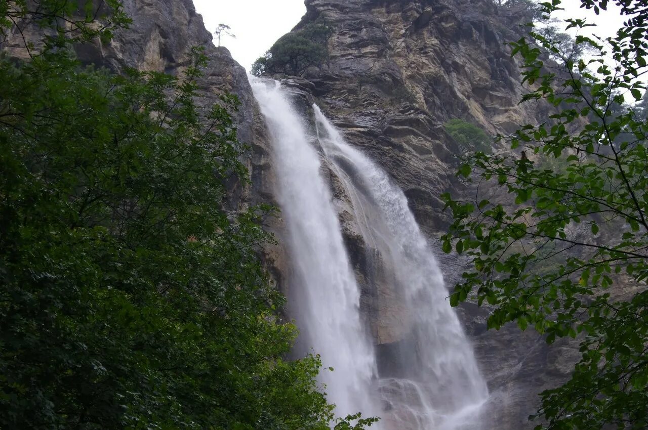 Водопад Учан-Су. Водопад Учан-Су в Ялте. Учал Су водопад Ялта. Ялтинский Горно-Лесной природный заповедник водопад Учан Су. Высота водопада учан су в крыму
