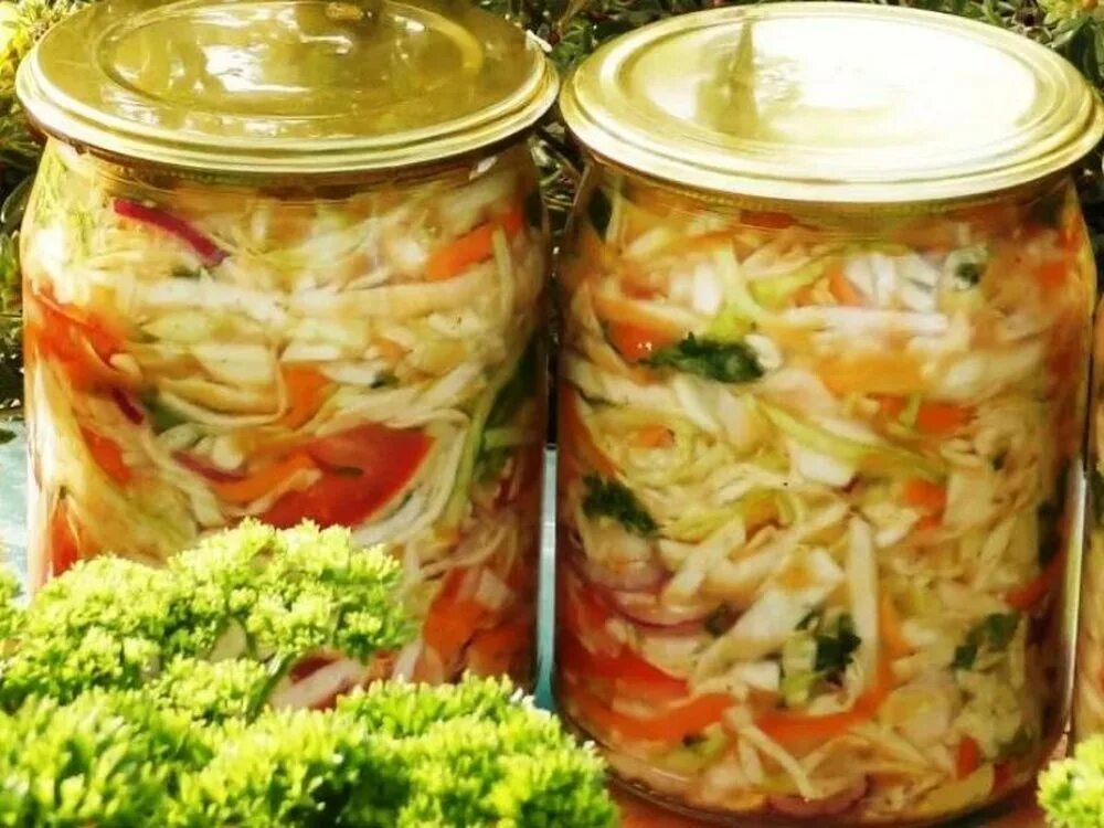 Ранняя капуста на зиму рецепты. Салаты на зиму. консервирование капусты в банках. салат осенний на зиму. капустный салат на зиму.