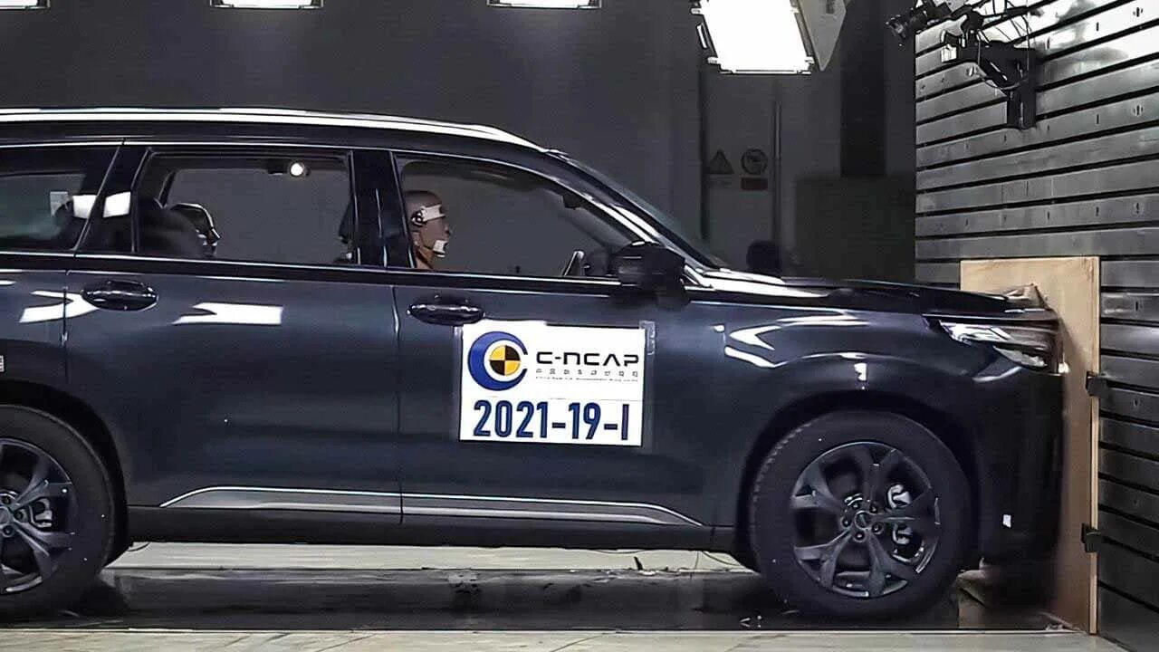 Краш тест exceed. Mercedes benz gls краш тест. Краш тест exceed. Exeed vx сбоку. Краш тест nissan tsuru.