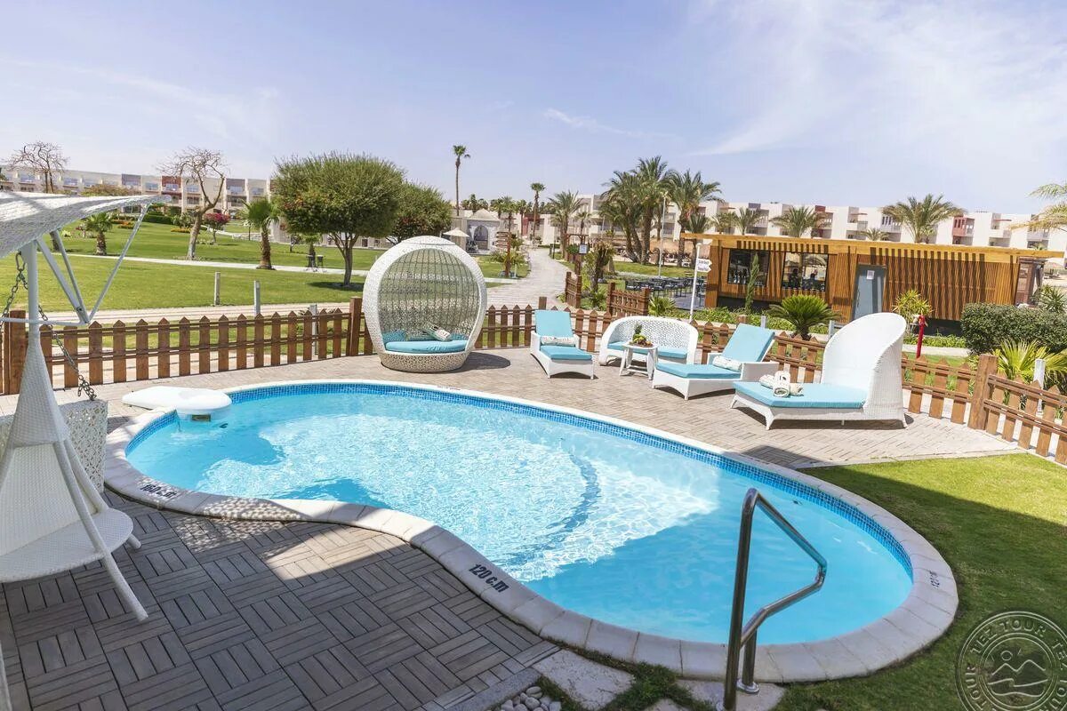 Sunrise crystal хургада bay resort. Sunrise crystal bay resort -grand select 5*. Sunrise crystal bay resort 5 хургада. Sunrise crystal bay 5 египет. Sunrise grand select crystal bay resort 5 египет хургада.