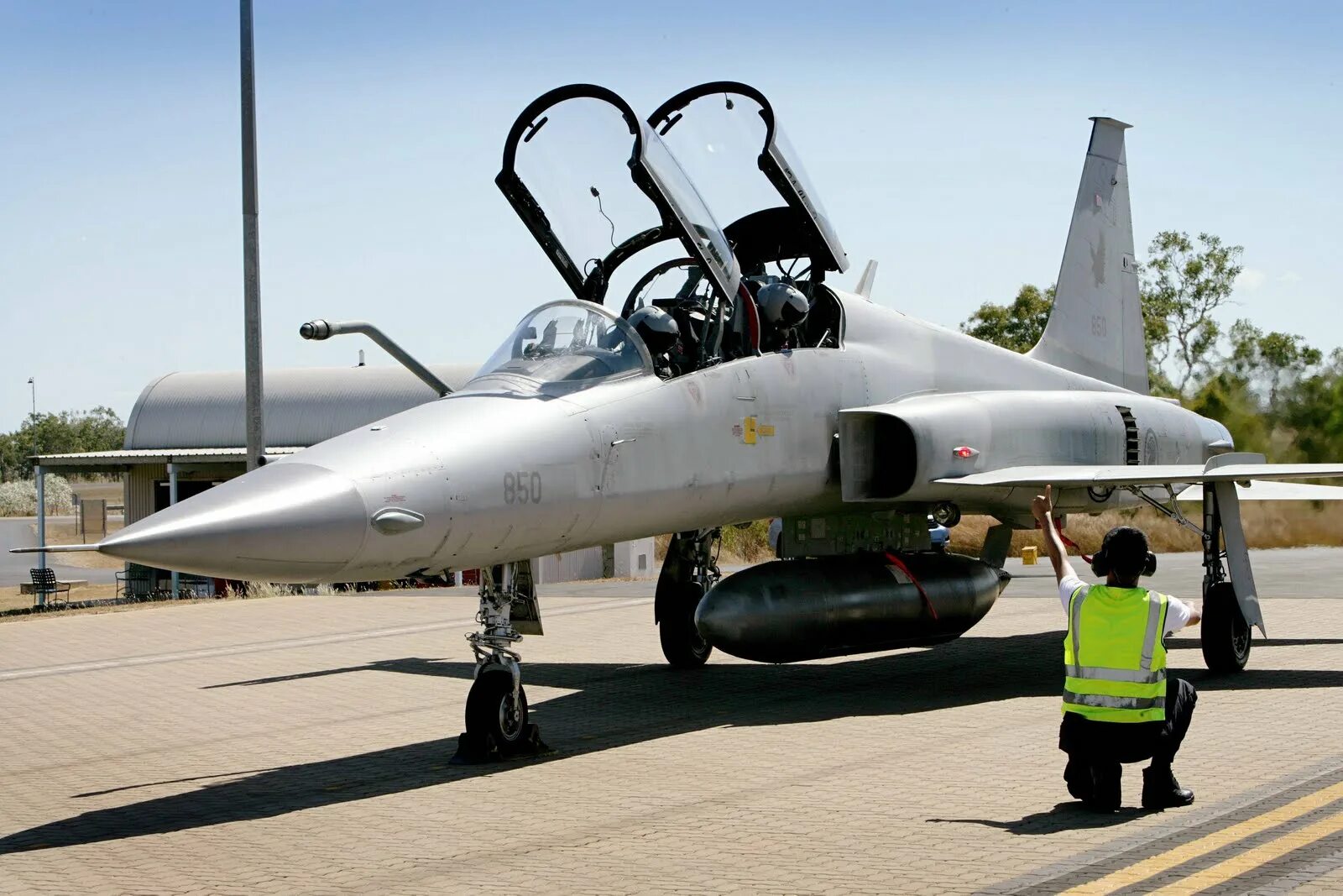 F 5 f 11