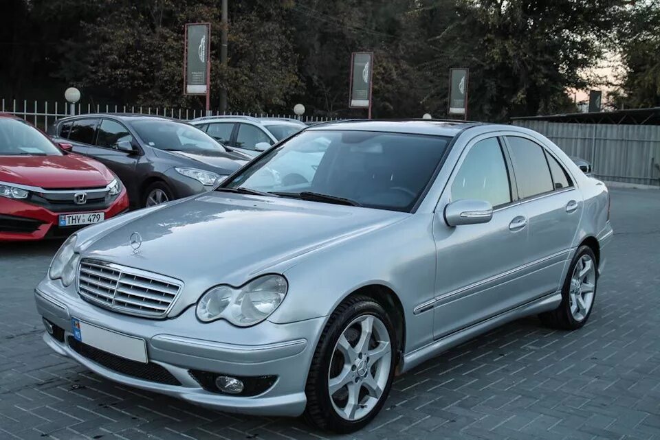 Мерседес 2005 купить. Mercedes c 2005. Мерседес ц 2005. Мерседес с класс 2005. Mercedes Benz c class 180 2005.