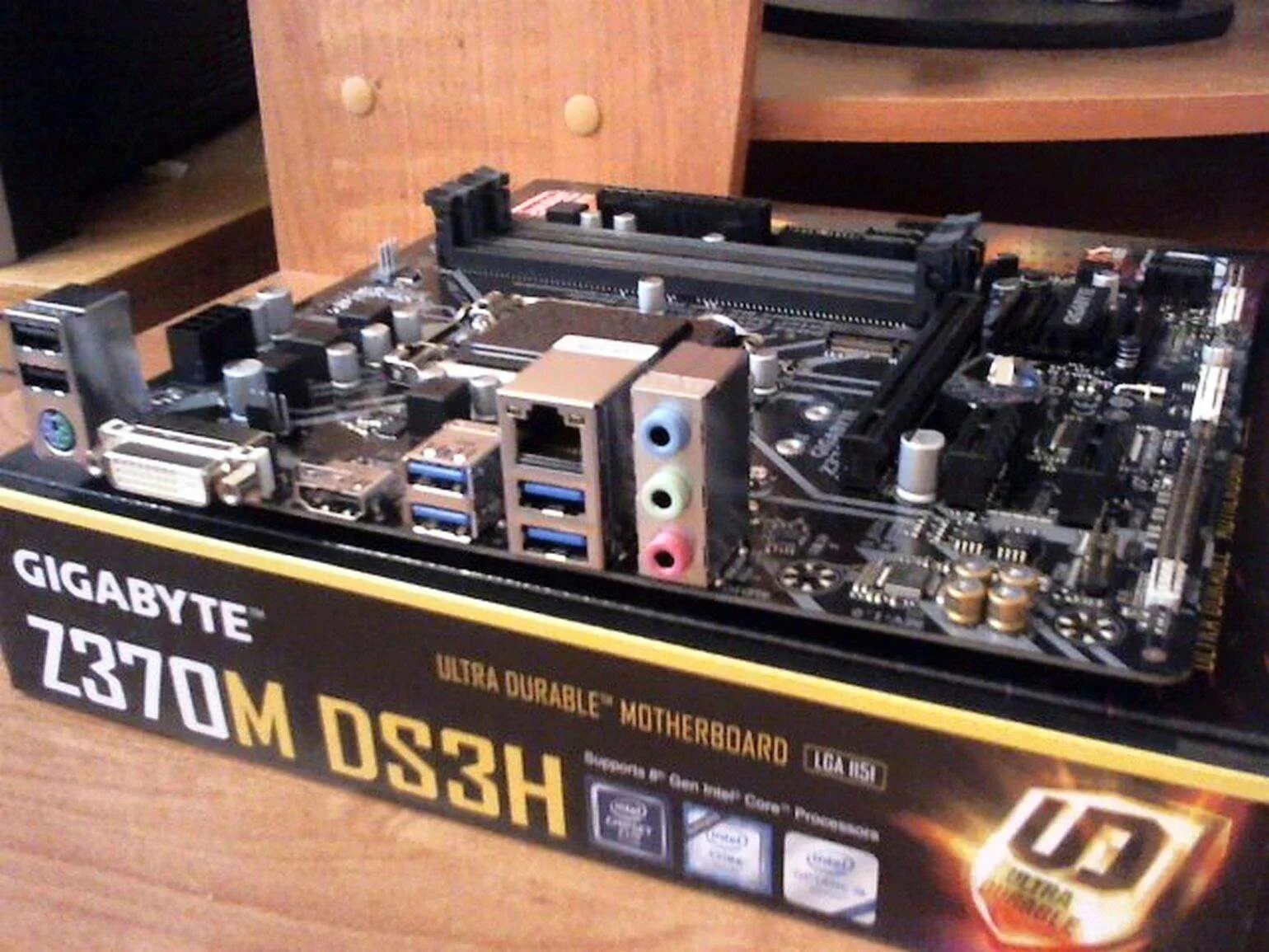 Gigabyte z370m d3h. Z370m d3h. серийный номер материнской платы gigabyte.