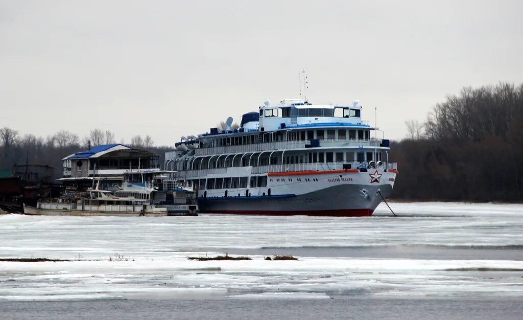 Теплоходы самары на 2022. Теплоход чкалов 2024. Теплоход чкалов самара 2023. Теплоход панферов. Теплоход чкалов красноярск.