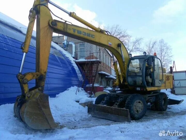Авито пенза экскаваторы. Hyundai 505 экскаватор. Авито пенза экскаваторы. Hitachi 180 колесный. Экскаватор четырехколесный картинки.