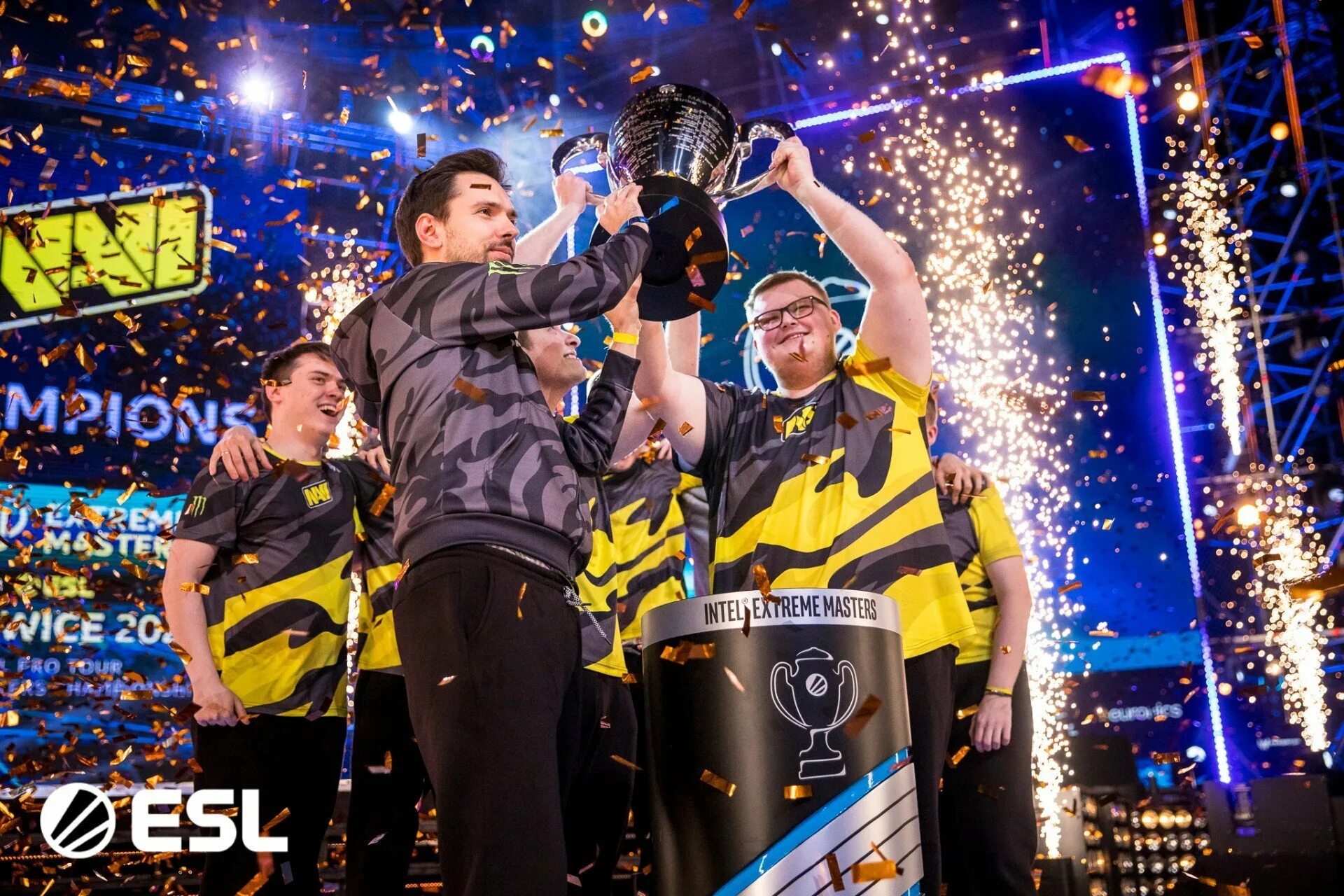 Natus vincere g2 esports. Команда Navi CS go 2020. Нави IEM Katowice 2020. Команда нави КС 2020. Киберспортсмены команды нави.