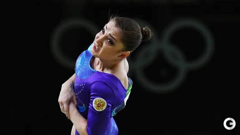 Владислав павлович олимпийский чемпион. Спортсмены на пьедестале. Олимпиада пьедестал сочи 2014. Александр абраменко и илья буров. Олимпиада награждение.