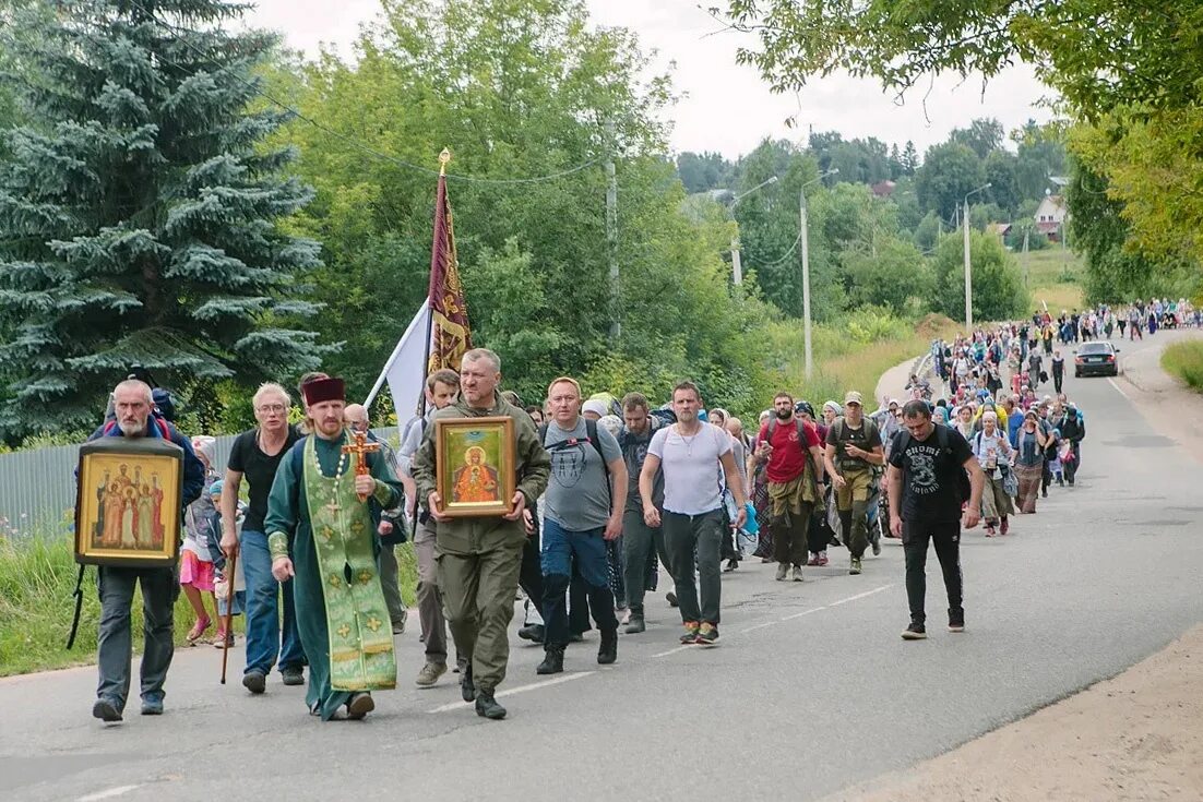 Мытищи с посад сегодня. Крестный ход мытищи сергиев посад 2025. крестный ход сергиев посад 2025. крестный ход хотьково сергиев посад 2025. великорецкий крестный ход 2025.