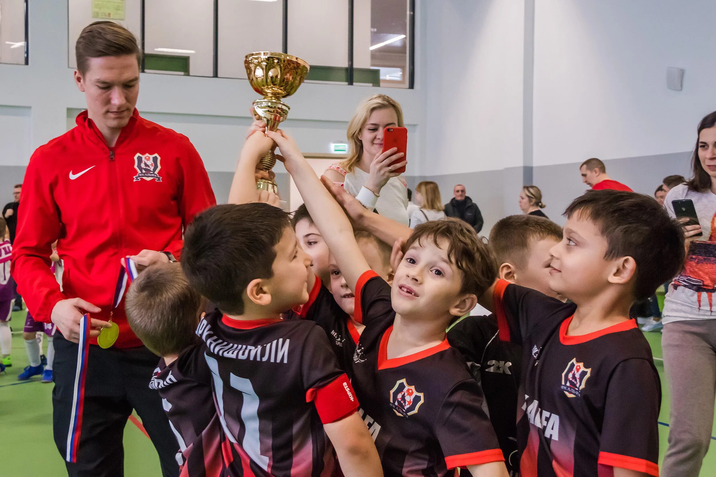 секции в химках для 13 лет. фк альфа химки. химки спорт шк спортшкола. спортивные секции химки. спортивная школа химки каратэ.