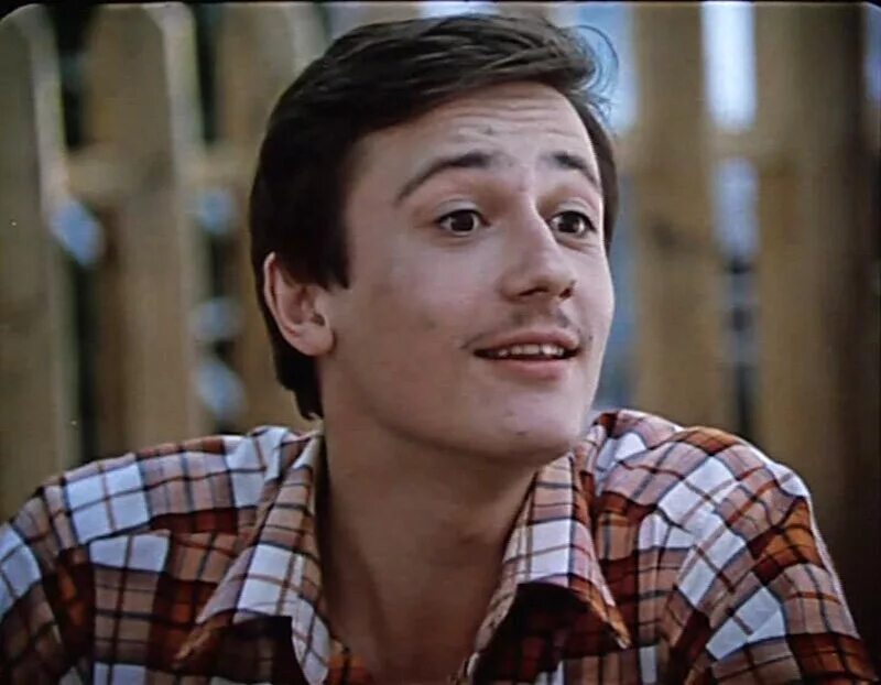 Олег меньшиков костик. Покровские ворота артисты. Анатолий равикович покровские ворота хоботов. Олег меньшиков костик покровские ворота. Олег меньшиков костик.