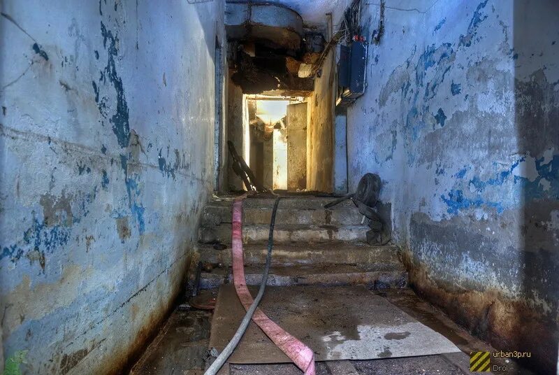 архимаг живущий в подвале в общаге. архимаг живущий в подвале в общаге. общаги в подвале. общежитие ужас. коридоры общежитий советских.