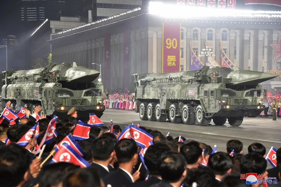 Кндр нападает на южную корею. Парад кндр 2025. северная корея 2025. ядерное оружие ким чен ира. кндр (корейская народно-демократическая республика) с ким ир сеном.