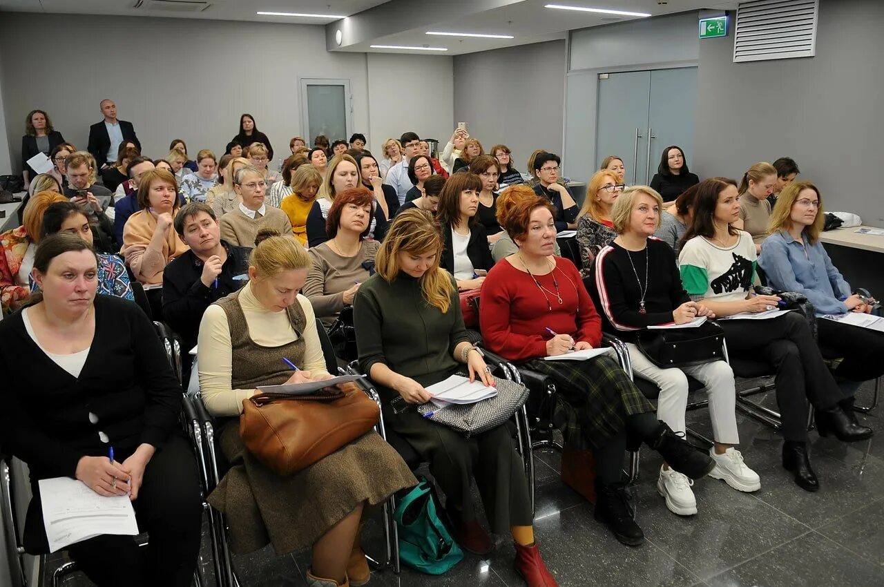 Семинар много. Аудитория для семинаров. Практический семинар. Образовательный семинар. Гости на семинар.