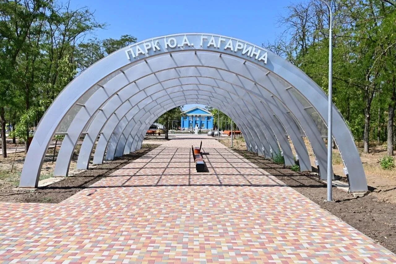 Г буденновский ставропольского края. Парк Гагарина г. Буденновск. Парк в Буденновске Ставропольский край. Г.Буденновск парк центр. Парк Гагарина Буденновск фото.