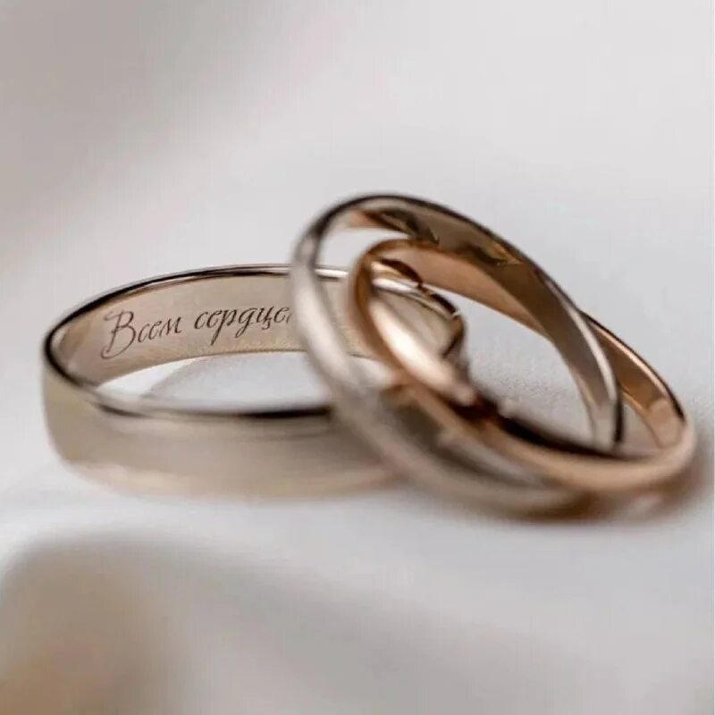 красивые обручальные кольца из золота. необычные свадебные кольца. брак кольца. где хранить кольца из бисера. переделка обручального кольца.