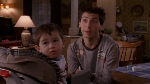 Justin Berfield and James Rodriguez in Малкольм в центре внимания (2000) .