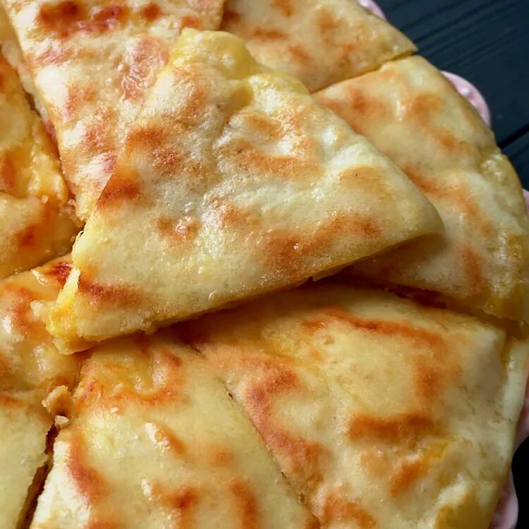 Чуду по дагестански рецепт с картошкой. Чуду с картошкой. чуду с сыром. чуду скартошкай и сырам. чуду с сыром и картошкой на кефире.