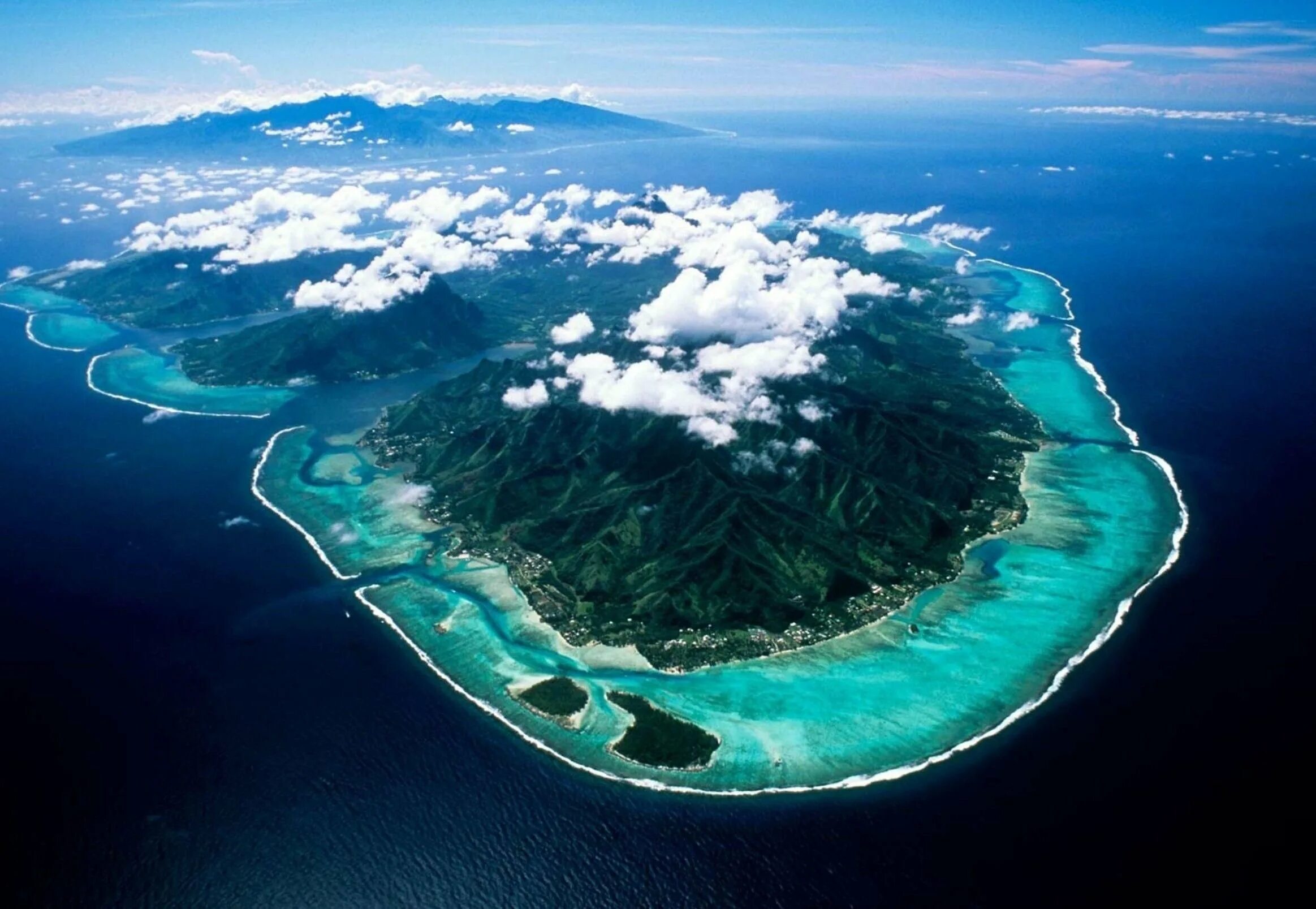 Группа островов расположенных в тихом океане. Tahiti французская Полинезия. Муреа Таити. Таити остров архипелаг. Остров Марито французская Полинезия.